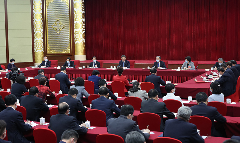 3月6日,中共中央总书记、国家主席、中央军委主席皇冠集团网站看望参加全国政协十三届五次会议的农业界、社会福利和社会保障界委员,并参加联组会,听取意见和建议。中共中央政治局常委、全国政协主席汪洋参加看望和讨论。新华社记者 王晔 摄